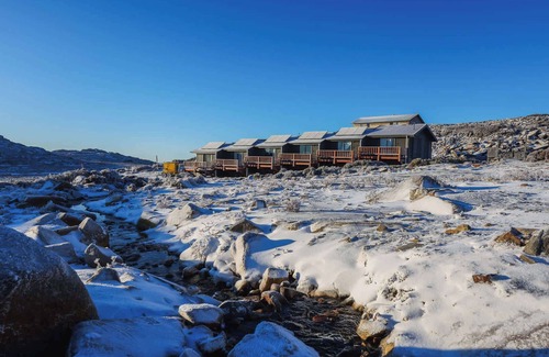 Ben Lomond Cabina | Cosy cabin in historic alpine village, surrounded by Tassie wilderness & iconic road.