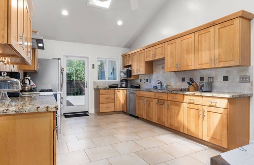 Ben Lomond Casa | Ben Lomond Mediterranean Villa with full sun, spa, and spacious yard