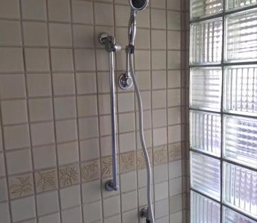 Benbow Casa | Benbow guesthouse with private bathroom and salt pool-pet friendly