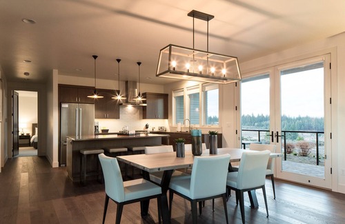 Bend Casa | Bend Beauty ~ free concert shuttle ~ modern ~ soaking tub ~ resort access ~ NEW!