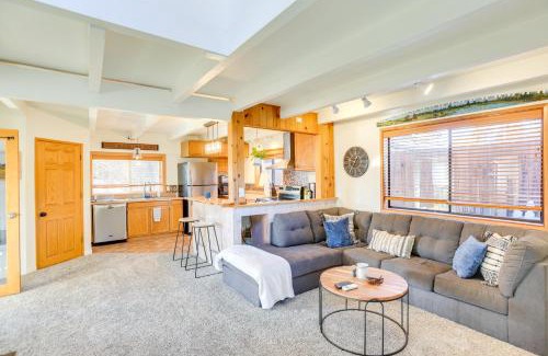 Deschutes River Woods Casa | Bend Home with Fire Pit, 4 Mi to High Desert Museum!
