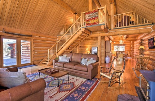 Bend Casa | Bend Log Cabin with Cascade Mountain Views!