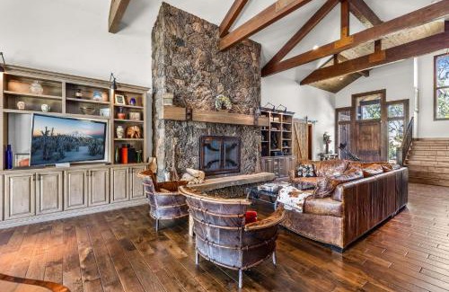 Bend Casa | Bend Luxury Escape!