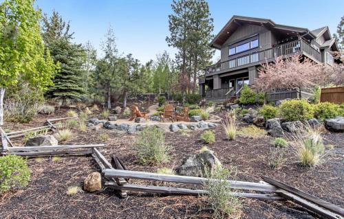Bend Casa | Bend Oregon mountain mansion luxury
