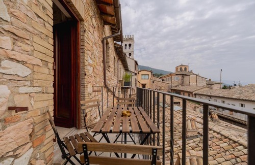 Assisi Casa | Benedictine monastery of 1072