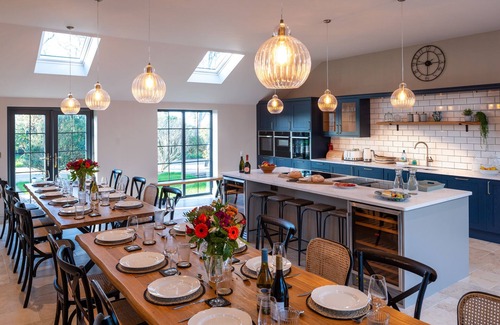 Dyffryn Ardudwy Cabaña | BENNAR FAWR, pet friendly, luxury holiday cottage in Dyffryn Ardudwy