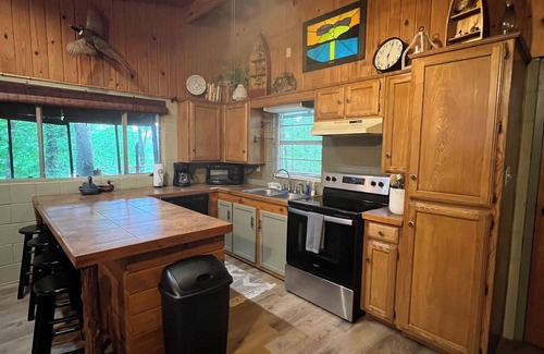 Kirby Cabina | Bennet Cove Cabin, Lake Greeson