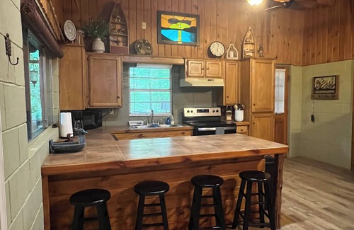 Kirby Cabina | Bennet Cove Cabin, Lake Greeson