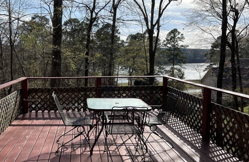 Kirby Cabina | Bennet Cove Cabin, Lake Greeson