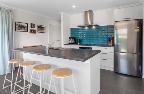 Waipu Casa | Bennett's Bach - Waipu Holiday Home