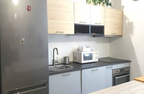 Cagliari Apartamento | Benny's rose house. 2 minutes walk to pedestrian area. CIN IT092009C2000Q2584