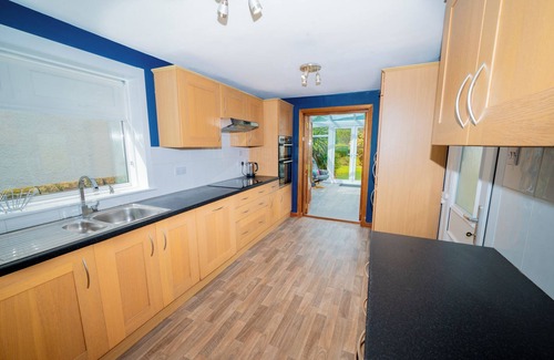 Lamlash Casa | Benoronsay 4 bedroom holiday home, Lamlash, Isle of Arran. Pet friendly