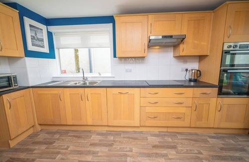 Lamlash Casa | Benoronsay 4 bedroom holiday home, Lamlash, Isle of Arran. Pet friendly