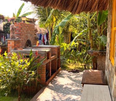 Ho Tram Chalet De Esquí | Bently Farm Retreat Mũi Né-Family bungalow-02