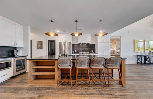 Castleberry Hill Apartamento | Benz View Penthouse w Rooftop, Secure Parking