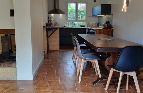 Luz-Saint-Sauveur Casa | BERAFIA Casa 15 pers, 5 ch 3 baños gran jardín en el corazón del pueblo