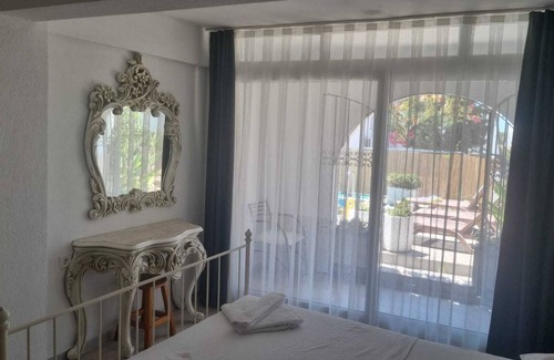 Bodrum City Center Cama Y Desayuno | BERG OTEL