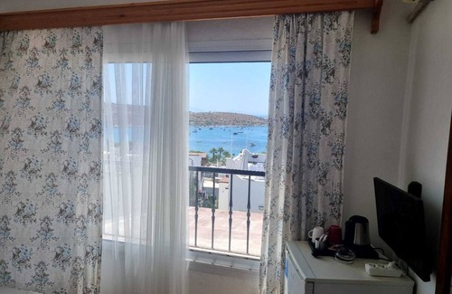 Bodrum City Center Cama Y Desayuno | BERG OTEL