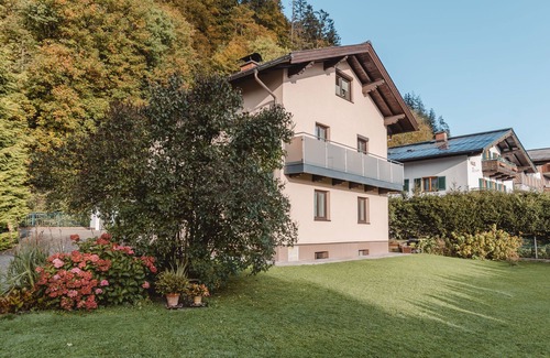Zell am See Apartamento | Bergblick by Interhome