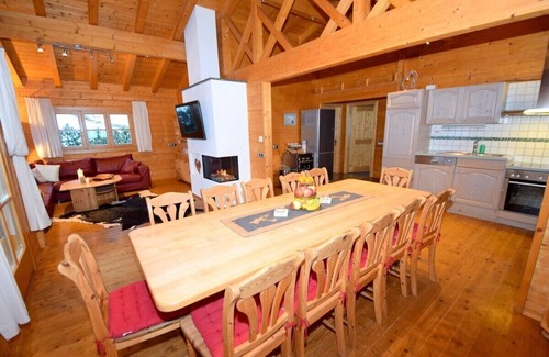 Emberg Chalet De Esquí | Confort chalet con gran sauna al aire libre