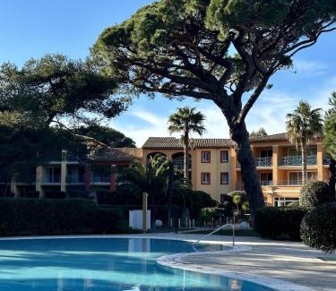 Giens Apartamento | BERGERIE PLAGE Balnéo Clim piscine