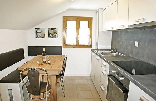 Graechen Apartamento | Bergfink Dachgeschoss by Interhome