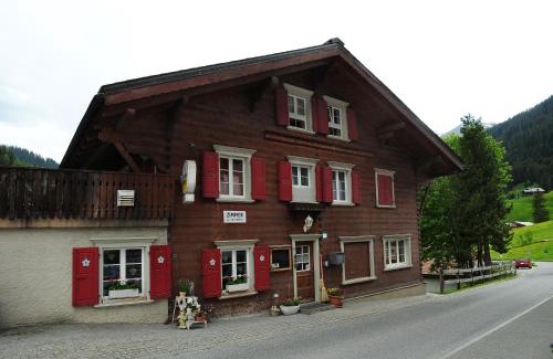 Sankt Antonien Casa | Berggasthaus Gemsli