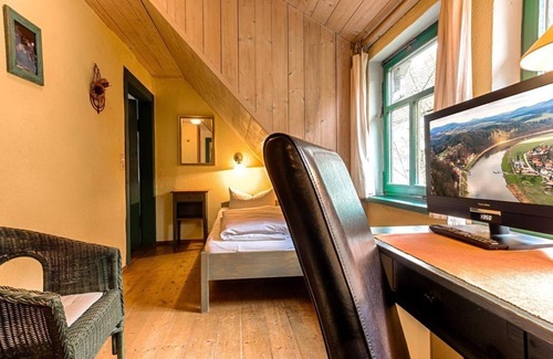 Schmilka Cama Y Desayuno | Berghaus Rauschenstein: Single room (half board) - Bio- & Nationalparkrefugium Schmilka