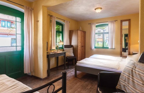 Schmilka Cama Y Desayuno | Berghaus Rauschenstein: Triple room (half board) - Bio- & Nationalparkrefugium