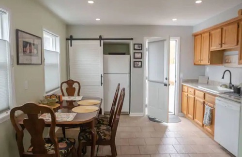 Western Casa | Berkeley Park Charmer! Lovely cottage home. Convenient and quiet location.