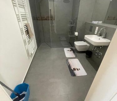Tiergarten Apartamento | Berlin Apartment Genthiner 2