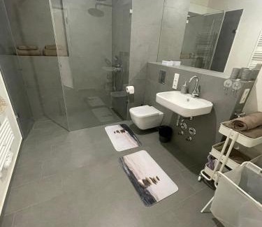 Tiergarten Apartamento | Berlin Apartment Genthiner 2