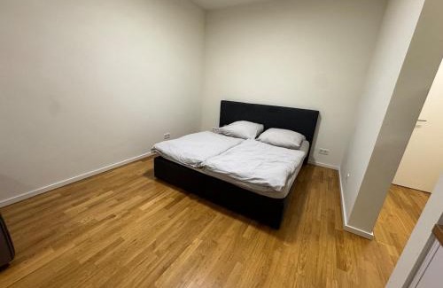 Tiergarten Apartamento | Berlin Apartment Genthiner 3