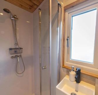 Ffaldybrenin Otro | Berllan Y Bugail Shepherds Hut