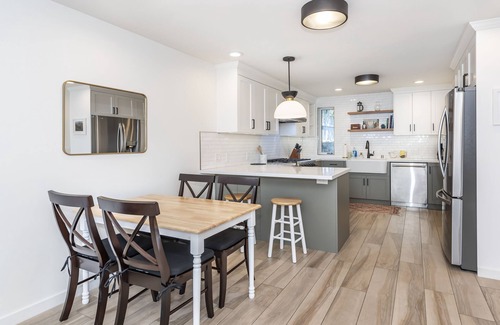 Bernal Heights Casa | Bernal Bungalow - 2 Bdr./2 Bath with Backyard.