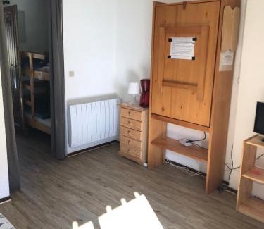Bernex Apartamento | Bernex studio au calme parking privé