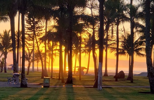Vila Clais Apartamento | Bertioga Cove. One block from the beach.