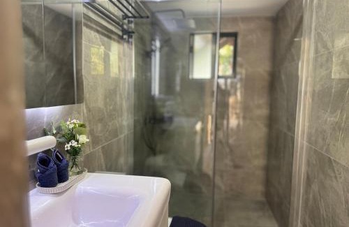 Daisy Hill Casa | Beryl 1bdr studio in Daisy Hill-minutes to M1 highway