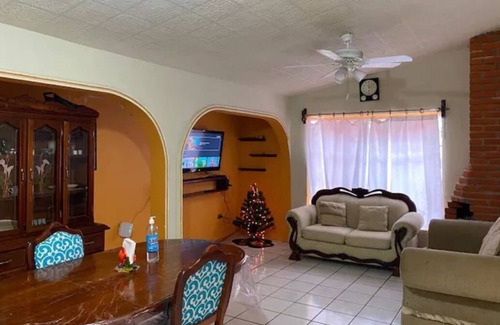 Camargo Cama Y Desayuno | La casa de Berzain