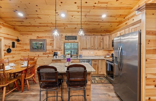 Cosby Cabina | Beside Still Water 2 - 2 Bedrooms, 2 Baths, Sleeps 6 by RedAwning