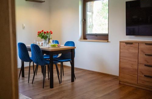 Ustron Apartamento | Beskidzki Zakątek Ustroń - Przytulny domek z kominkiem, idealny na relaks i ucieczkę od miasta