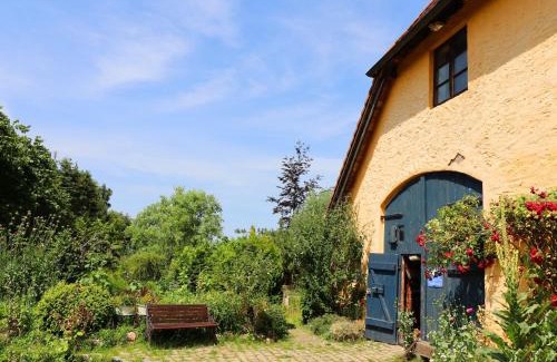 Neu Bartelshagen Apartamento | Besondere Ferienwohnung Bibliothek in Buschhagen, cleaning included