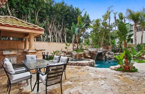 Newport Beach Casa | Bespoke Bookings on Cliff