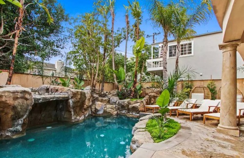 Newport Beach Casa | Bespoke Bookings on Cliff