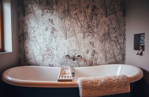 Montgomery Casa | Bespoke countryside retreat sleeping 4. Pet friendly with a hot tub and BBQ.