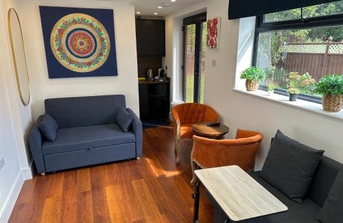 Hendon Casa | Bespoke Gallery guesthouse