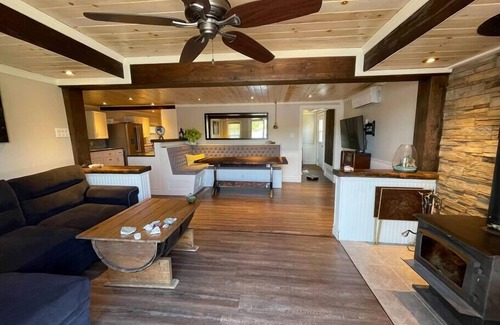 Kings County Casa | Bespoke Lake Cottage