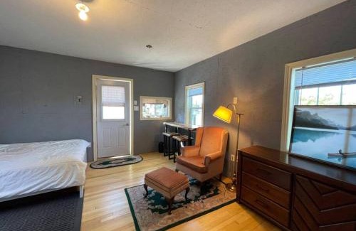 Kings County Casa | Bespoke Lake Cottage