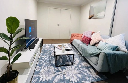 Mernda Casa | Bespoke Modern Home Self Check-In & Parking