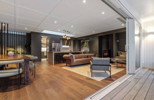 Devonport Casa | Absolute Waterfront Escape